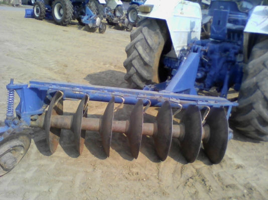 ขายรถไถฟอรด็5000  รุ่น68สวยเดิมราไม่แพงมีทะเบียน0810076640