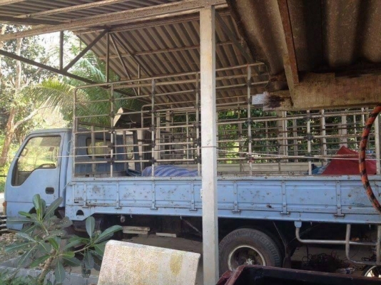 ขายหกล้อ NKR 115 ยาว 4.30 หัวกาตูน พวงมาลัยเพาเวอ ราคานี้ทำสีไห้ไหม่เอี่ยมครับ