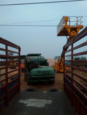 จัดส่ง ไปสงขลาครับ รถดูดฝุ่น กวาดพื้นถนน ท่านใดสนใจโทรสอบถามได้นะครับ