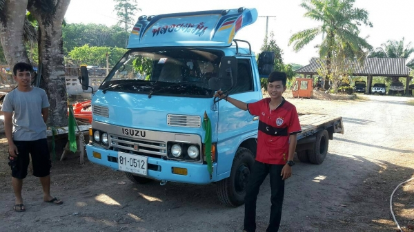 รถเทเลอร์ท้ายเป็ด ยี่ห้ออีซูซุ รุ่นKT26 พวงมาลัยเพาเวอร์ ยางสภาพดีดอกเต็ม รถเทเลอร์ท้ายเป็ด ยี่ห้ออีซูซุ รุ่นKT26 พวงมาลัยเพาเวอร์ ยางสภาพดีดอกเต็ม