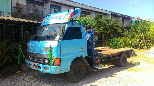 รถเทเลอร์ท้ายเป็ด ยี่ห้ออีซูซุ รุ่นKT26 พวงมาลัยเพาเวอร์ ยางสภาพดีดอกเต็ม รถเทเลอร์ท้ายเป็ด ยี่ห้ออีซูซุ รุ่นKT26 พวงมาลัยเพาเวอร์ ยางสภาพดีดอกเต็ม