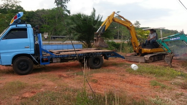 รถเทเลอร์ท้ายเป็ด ยี่ห้ออีซูซุ รุ่นKT26 พวงมาลัยเพาเวอร์ ยางสภาพดีดอกเต็ม รถเทเลอร์ท้ายเป็ด ยี่ห้ออีซูซุ รุ่นKT26 พวงมาลัยเพาเวอร์ ยางสภาพดีดอกเต็ม