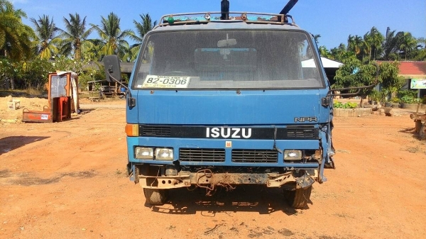 รถดั๊มอีซูซุ NPR จดทะเบียน 2543 รหัสแซซซี NPR58G ทะเบียนจดลักษณะ " ยกได้มีข้างเสริม "