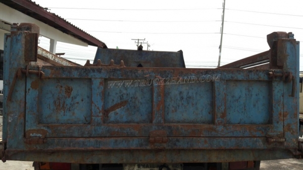 รถดั๊มอีซูซุ NPR จดทะเบียน 2543 รหัสแซซซี NPR58G ทะเบียนจดลักษณะ " ยกได้มีข้างเสริม "