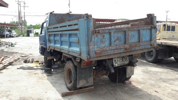 รถดั๊มอีซูซุ NPR จดทะเบียน 2543 รหัสแซซซี NPR58G ทะเบียนจดลักษณะ " ยกได้มีข้างเสริม "