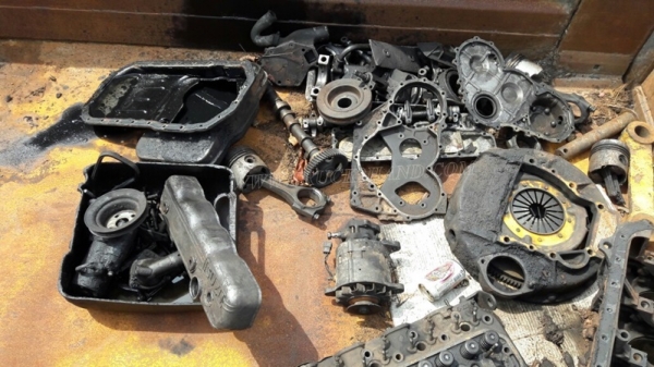 รถดั๊มอีซูซุ NPR จดทะเบียน 2543 รหัสแซซซี NPR58G ทะเบียนจดลักษณะ " ยกได้มีข้างเสริม "