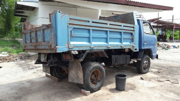 รถดั๊มอีซูซุ NPR จดทะเบียน 2543 รหัสแซซซี NPR58G ทะเบียนจดลักษณะ " ยกได้มีข้างเสริม "