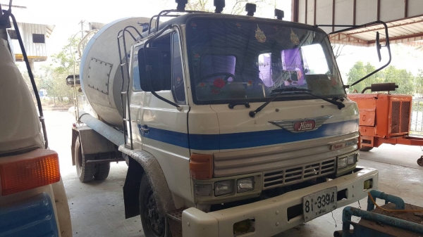 ขาย รถโม่ปูนแบบโซ่ 4 คิว HINO KL300 เครื่อง EC100 145 แรงม้า คัสซีสวยตลอดเส้น วางหัว F18 ทะเบียนครบ รถใช้งานอยู่เป็นประจำ ราคาต่อรองได้ ขาย รถโม่ปูนแบบโซ่ 4 คิว HINO KL300 เครื่อง EC100 145 แรงม้า คัสซีสวยตลอดเส้น วางหัว F18 ทะเบียนครบ รถใช้งานอยู่เป็นประจำ ราคาต่อรองได้