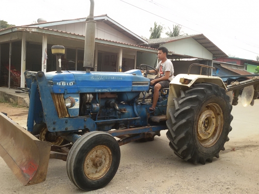 ขายรถไถฟร์อด6600 ราคา350000บาท  พร้อมใช้งานสายๆครับสนใจ โทร0813655997 อำพร พาเจริญ ต วังบัว อ คลองขลุง จ กำแพงเพชร