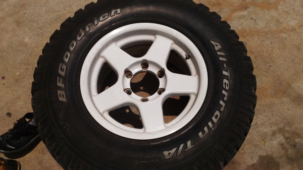 ขายยาง bf ko 265x75r16 พร้อมล้อ สวยๆครับ