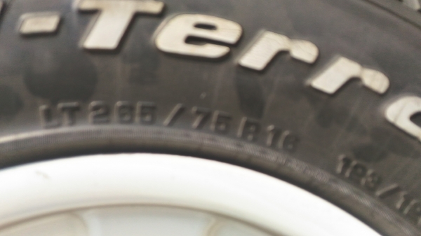 ขายยาง bf ko 265x75r16 พร้อมล้อ สวยๆครับ