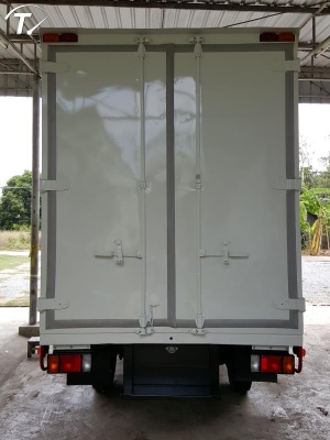 รถห้างมือเดียว (ELF NLR 130 ตู้บรรทุก) ปี 2010 รถเดิมไม่มีชน