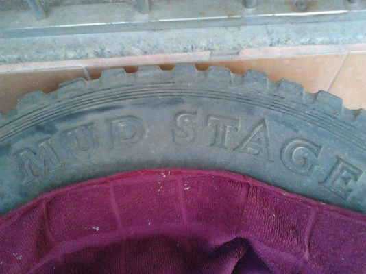 ยาง Mud ยี่ห้อToyo Made in Japan ขนาด195 R16 สี่เส้น ยาง Mud ยี่ห้อToyo Made in Japan ขนาด195 R16 สี่เส้น