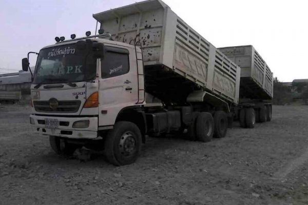 320 แรง ปี 47  ดั้มพ์แม่-ลูก สามมิตร  ราคา  1,850,000 บาท