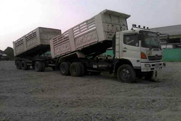 320 แรง ปี 47  ดั้มพ์แม่-ลูก สามมิตร  ราคา  1,850,000 บาท