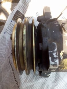 แม่เหล็กคอมแอร์ 508 เปลี่ยนใหม่มา 1 เดือน คอมแอร์เสียเลยถอดออก และซากคอมแอร์ 507 แกนเล็ก ทั้งลูก (คอมเสีย) แม่เหล็กและครัชใช้ได้ สภาพดีอยู่ อันนี้ราคา 250 บาท