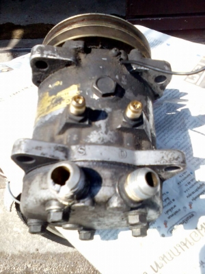 แม่เหล็กคอมแอร์ 508 เปลี่ยนใหม่มา 1 เดือน คอมแอร์เสียเลยถอดออก และซากคอมแอร์ 507 แกนเล็ก ทั้งลูก (คอมเสีย) แม่เหล็กและครัชใช้ได้ สภาพดีอยู่ อันนี้ราคา 250 บาท