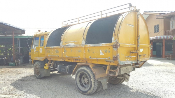 ขายรถ MITSUBISHI FUSO FK455 เหมาะสำหรับทำดั้มดิน เครื่อง6D14 165 แรงม้า เครื่องดี เกียร์ดี พวงมาลัยเพาเวอร์ คัสซีสวย(มีตำหนิอยู่ที่เดียว) ช่วงล้อ ยาว3.70เมตร กระบะดั้มสแตนเลส ราคา.350,000บาท โทร.080-1085007 บอล