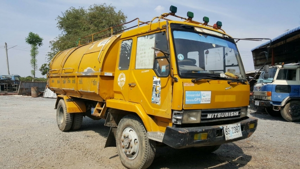 ขายรถ MITSUBISHI FUSO FK455 เหมาะสำหรับทำดั้มดิน เครื่อง6D14 165 แรงม้า เครื่องดี เกียร์ดี พวงมาลัยเพาเวอร์ คัสซีสวย(มีตำหนิอยู่ที่เดียว) ช่วงล้อ ยาว3.70เมตร กระบะดั้มสแตนเลส ราคา.350,000บาท โทร.080-1085007 บอล