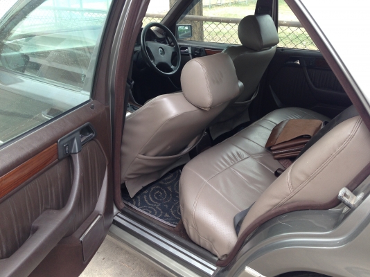 เบนซ์300eปี92 เกียร์ออโต แก๊สหัวฉีดเดิมๆขอขายเพียง85000