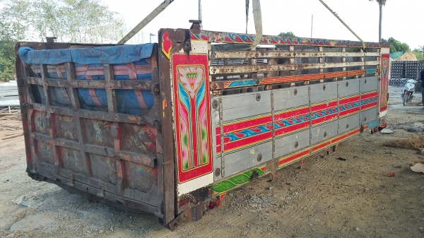 กระบะมีเนียมดั้มทั้งชุด ยาว  6.00 ม.