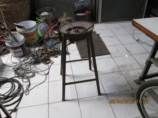 เตาสูงตามสภาพ 400บาท  ชายถูกครับ