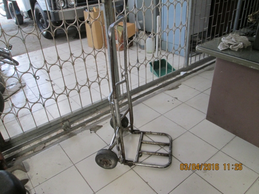 รถเข็นเล็กน่ารัก/แข็งแรง/ขาย500บาท สนใจ 081-585-6957