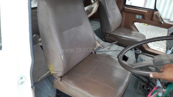 รถเทเลอร์ท้ายเป็ด ยี่ห้อมิตซู หน้ากากดำ สองเพลา 225K รถพร้อมใช้ มีภาพวีดีโอเครื่องประกอบด้วย