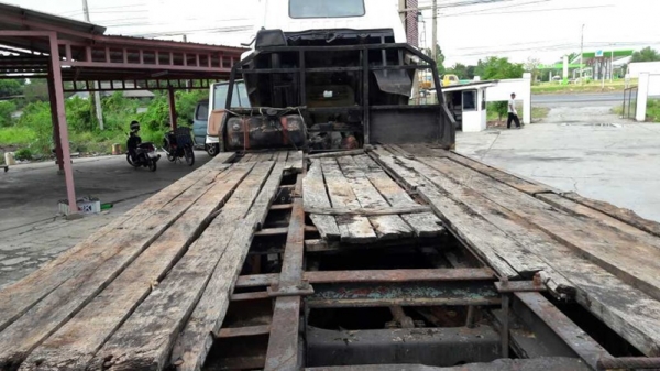 รถเทเลอร์ท้ายเป็ด ยี่ห้อมิตซู หน้ากากดำ สองเพลา 225K รถพร้อมใช้ มีภาพวีดีโอเครื่องประกอบด้วย