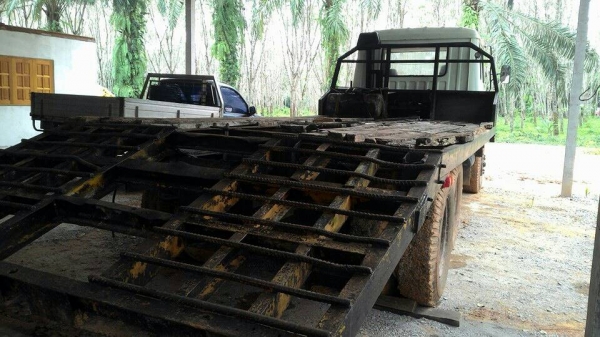 รถเทเลอร์ท้ายเป็ด ยี่ห้อมิตซู หน้ากากดำ สองเพลา 225K รถพร้อมใช้ มีภาพวีดีโอเครื่องประกอบด้วย