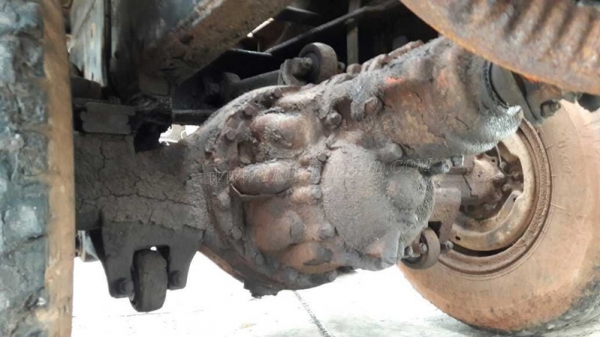 รถเทเลอร์ท้ายเป็ด ยี่ห้อมิตซู หน้ากากดำ สองเพลา 225K รถพร้อมใช้ มีภาพวีดีโอเครื่องประกอบด้วย