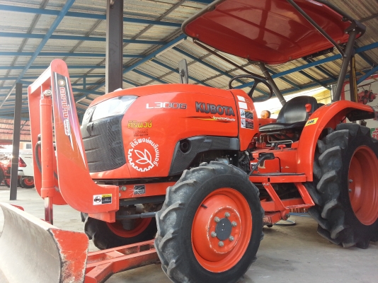 คูโบต้า L3008 4 WD ใบมีดตราช้าง