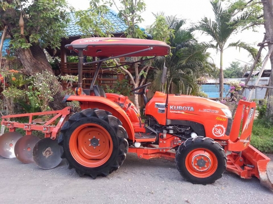 คูโบต้า L3008 4 WD ใบมีดตราช้าง