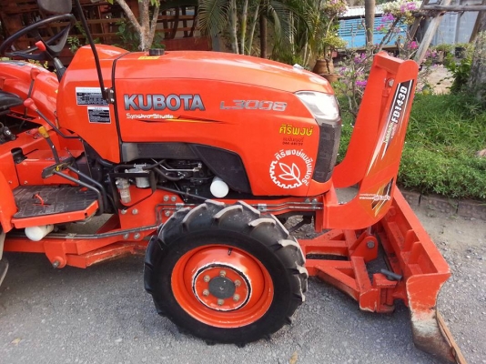 คูโบต้า L3008 4 WD ใบมีดตราช้าง