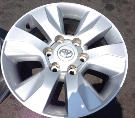 แม็ก ขอบ 17 TOYOTA HILUX Revo ถอดป้ายแดง พร้อมยาง ปี15
