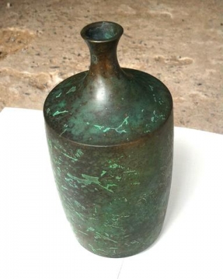 โถแจกันทองเหลืองโบราณ เก่าสนิมเขียวธรรมชาติ หนาและหนักมาก ควรค่าแกการสะสม