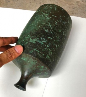 โถแจกันทองเหลืองโบราณ เก่าสนิมเขียวธรรมชาติ หนาและหนักมาก ควรค่าแกการสะสม