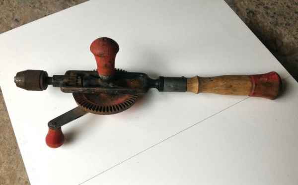 สว่านมือเก่าเก็บตัวที่2 สภาพดีมากๆ ใช้งานได้เลย เอามาตั้งโชว์ก็โก้สุดๆ