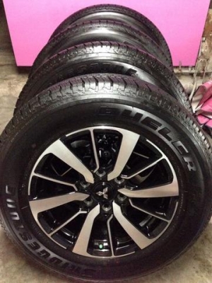 ล้อขอบ18ป้ายแดง มิตซู นิวปาเจโร่ พร้อมยาง 265-60-18