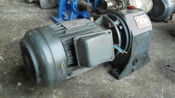 Sell>> มอเตอร์เกียร์ LI MING Made in TAIWAN 2 HP. 380V. ทด 1:25 ความเร็วรอบ 58 RPM. สภาพใหม่กริ้บวิ่งเงียบพร้อมใช้