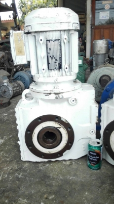 ** เหลือ 1 ลูก!! ** มอเตอร์เกียร์ Sew Eurodrive 2 HP 380V ทด 1 : 97 ความเร็วรอบ 14 RPM. งานกริ้บๆใหม่ๆสแปรโรงงานสภาพ 98\%