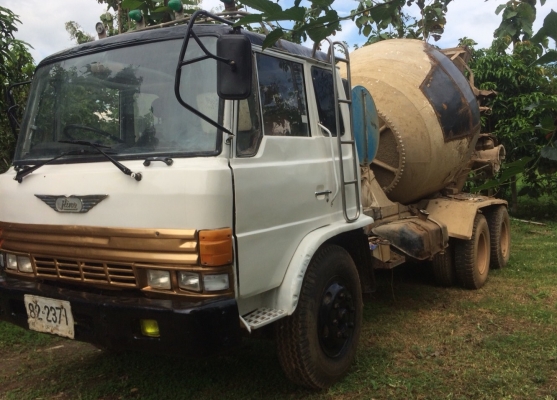 ขาย รถโม่ปูน โม่ตรง 5 คิว HINO FL176 ช่วงล่างใหญ่ 2 เพลา เครื่อง HO7C 180 แรงม้า คัสซีสวยตลอดเส้น สโลว์กลาง พวงมาลัยพาวเวอร์ ทะเบียนครบ ราคาต่อรองได้ครับ