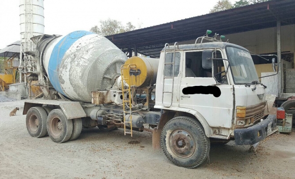 ขาย รถโม่ปูน โม่ตรง 5 คิว HINO FL176 ช่วงล่างใหญ่ 2 เพลา เครื่อง HO7C 180 แรงม้า คัสซีสวยตลอดเส้น สโลว์กลาง พวงมาลัยพาวเวอร์ ทะเบียนครบ ราคาต่อรองได้ครับ