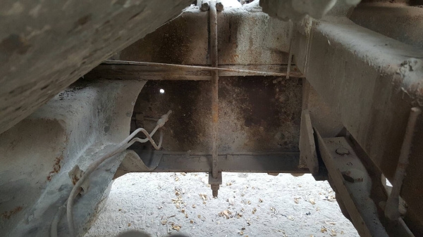 ขาย รถโม่ปูน โม่ตรง 5 คิว HINO FL176 ช่วงล่างใหญ่ 2 เพลา เครื่อง HO7C 180 แรงม้า คัสซีสวยตลอดเส้น สโลว์กลาง พวงมาลัยพาวเวอร์ ทะเบียนครบ ราคาต่อรองได้ครับ