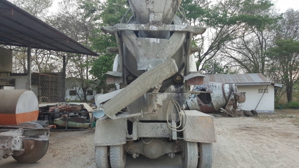 ขาย รถโม่ปูน โม่ตรง 5 คิว HINO FL176 ช่วงล่างใหญ่ 2 เพลา เครื่อง HO7C 180 แรงม้า คัสซีสวยตลอดเส้น สโลว์กลาง พวงมาลัยพาวเวอร์ ทะเบียนครบ ราคาต่อรองได้ครับ