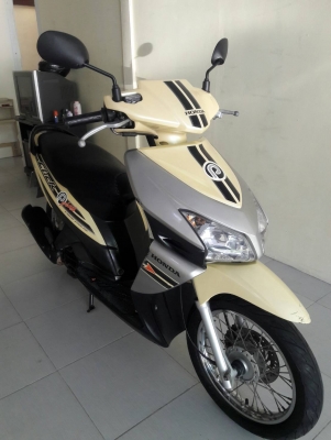 ขายClick Play สีครีม รถเดิมสภาพดี