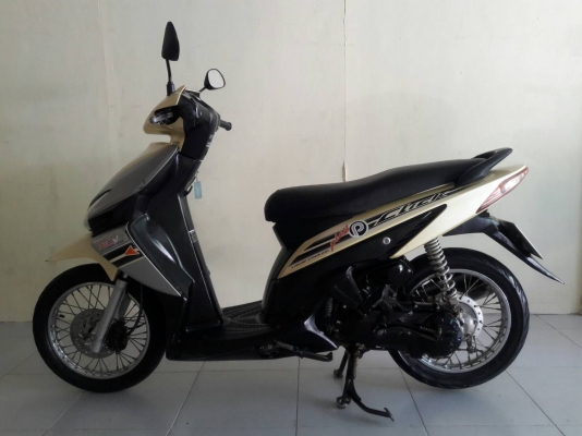 ขายClick Play สีครีม รถเดิมสภาพดี