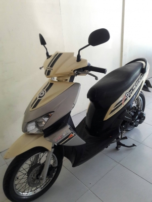 ขายClick Play สีครีม รถเดิมสภาพดี