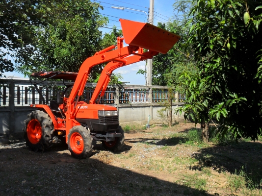 ขายบุ้งกี๋ใส่รถไถนาคูโบต้า ขายบุ้งกี๋ใส่รถไถนาคูโบต้า