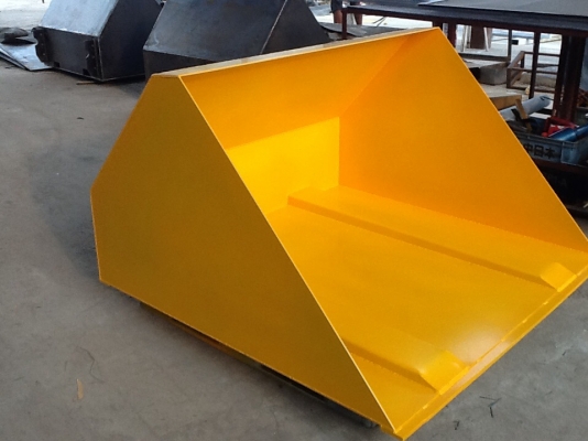 แหล่งรวมรถโฟลค์ลิฟท์งาเทฮิ้งค์ฟอร์คภาคตะวันออกสำหรับตักยางก้อนยางพาราและยางถ้วยขี้ยาง